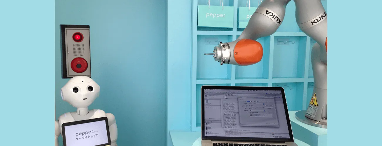 PepperとKUKA社の産業用ロボットアームIIWA